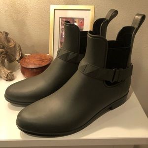 Army green weather booties!